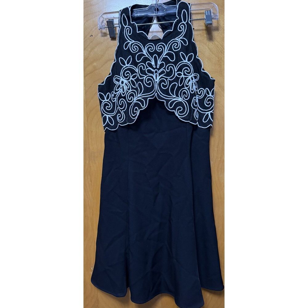 Scott McClintock Women's Floral Piping Scalloped Open Back Mini dress Sz 6